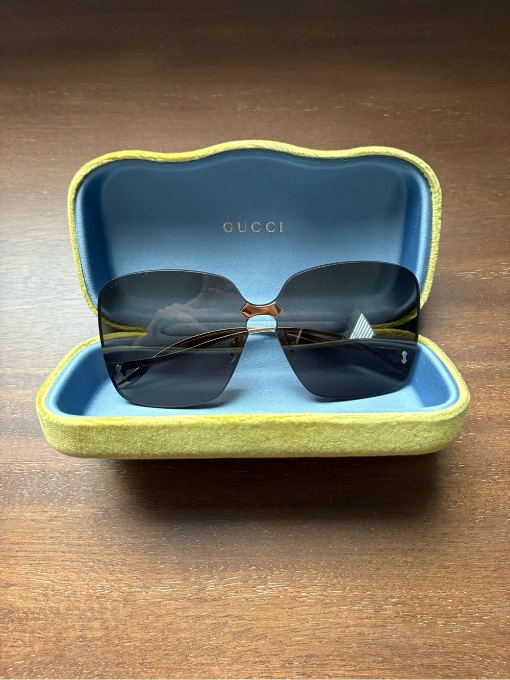 GUCCI Metal Gold Black Retro Rimless Chunky Sunglass